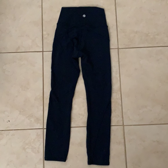 Lululemon Wunder Under Leggings - Picture 2 of 3